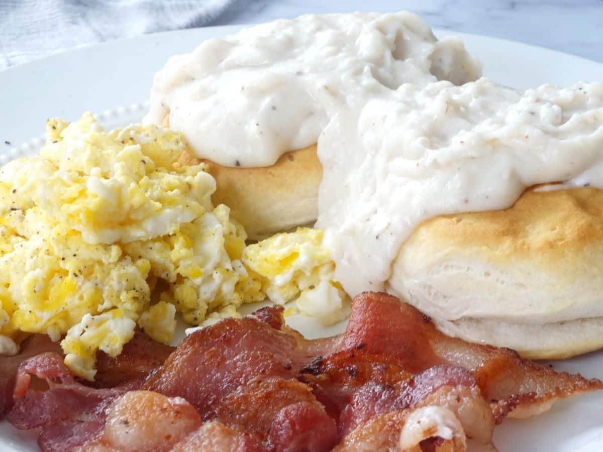 Biscuits And Gravy Eggs