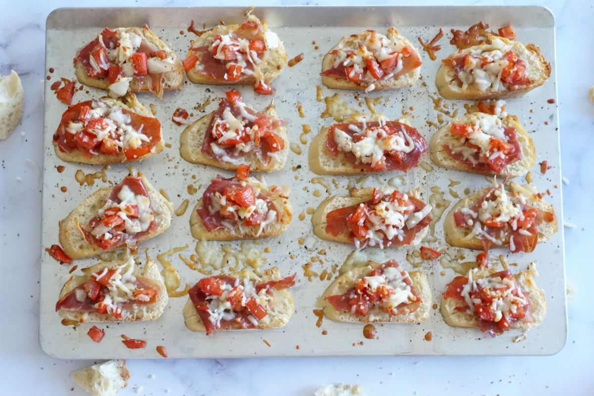 baked cheesy bruschetta