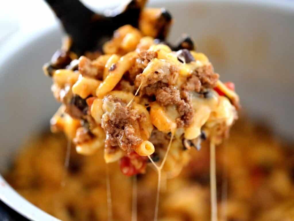 cheesiest creamiest chili mac with cheese