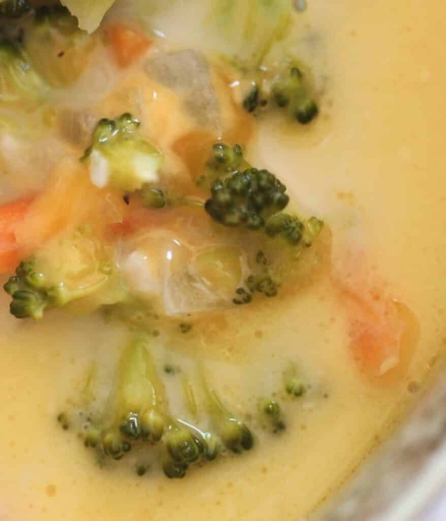 creamy broccoli soup with cheddar
