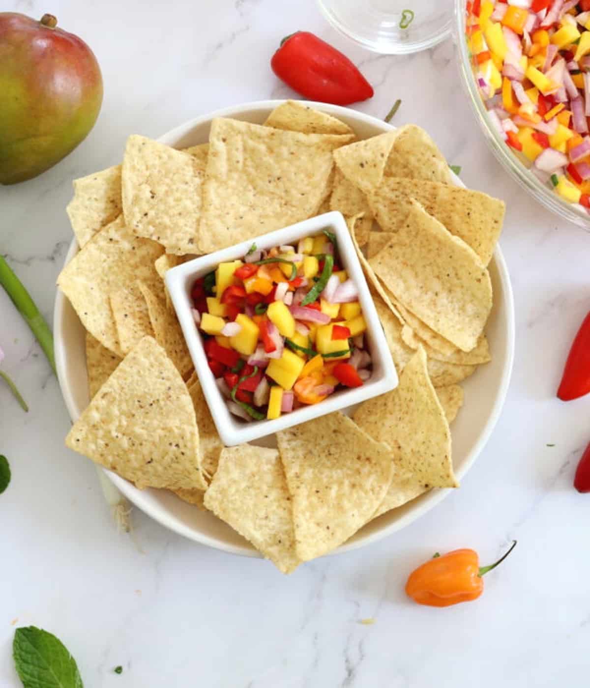 chips with mango salsa