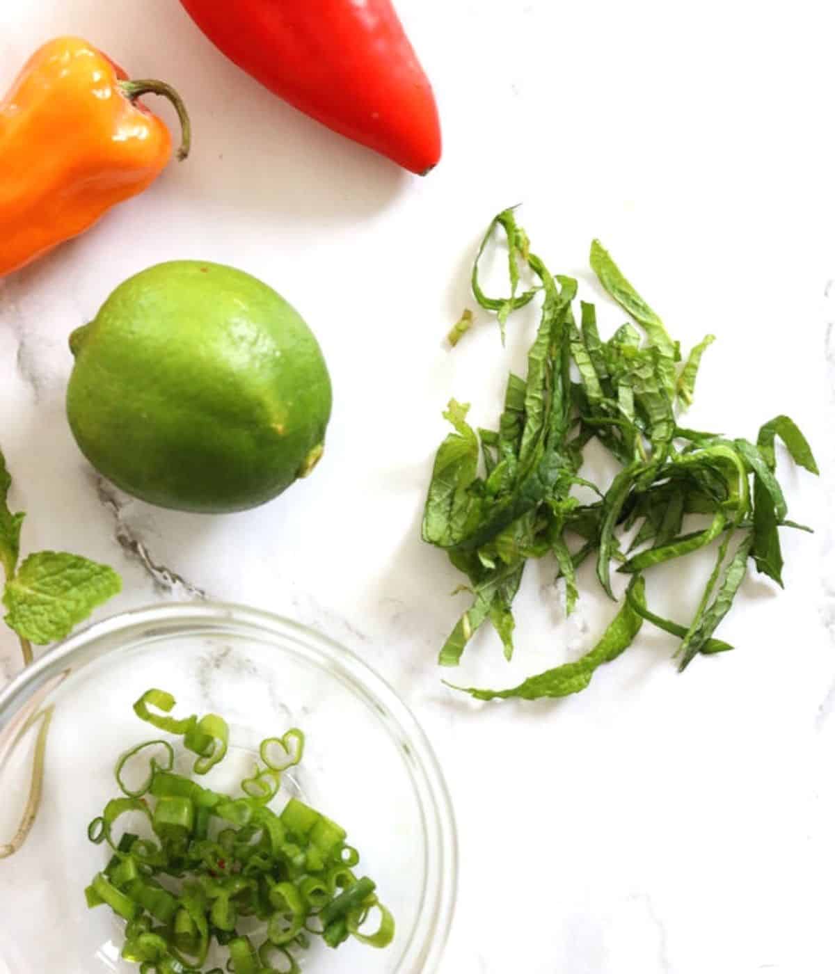 chopped mint leaves