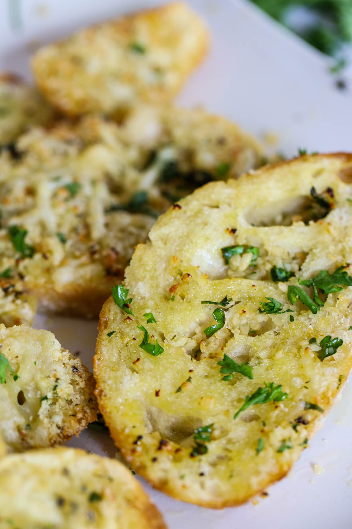 buttery toasted air fryer garlic bread