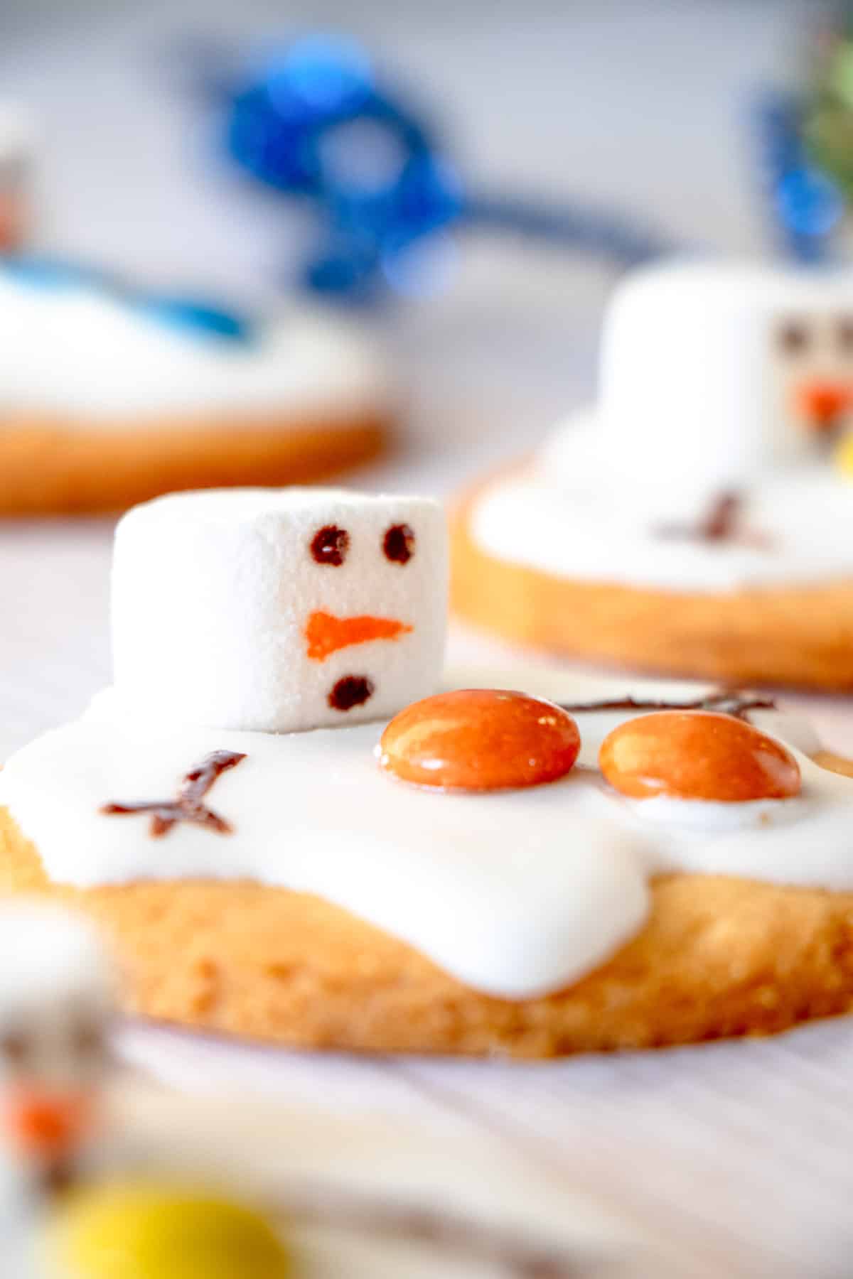 melting snowman cookie