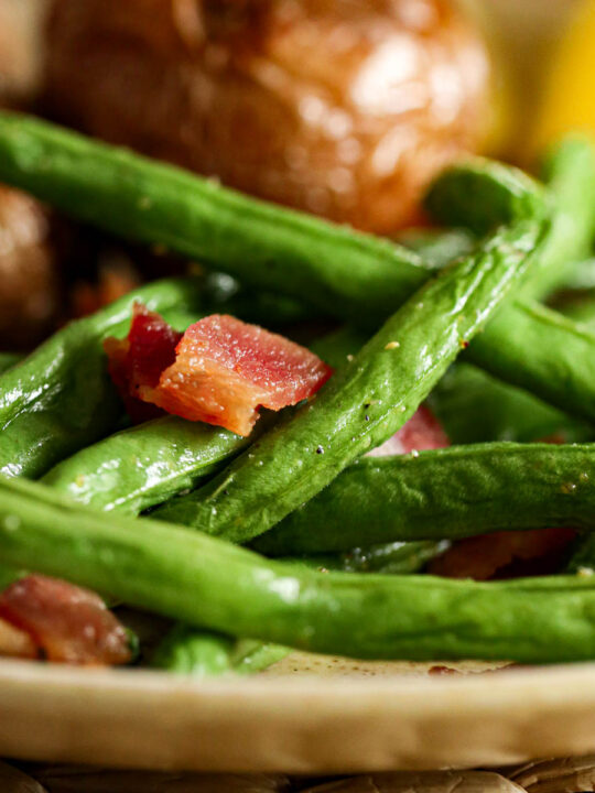 air fryer green beans with bacon pieces